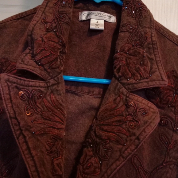 Size 4 Beautiful Coldcreek rustic brownish red Embroided Jean jacket. - Picture 5 of 8